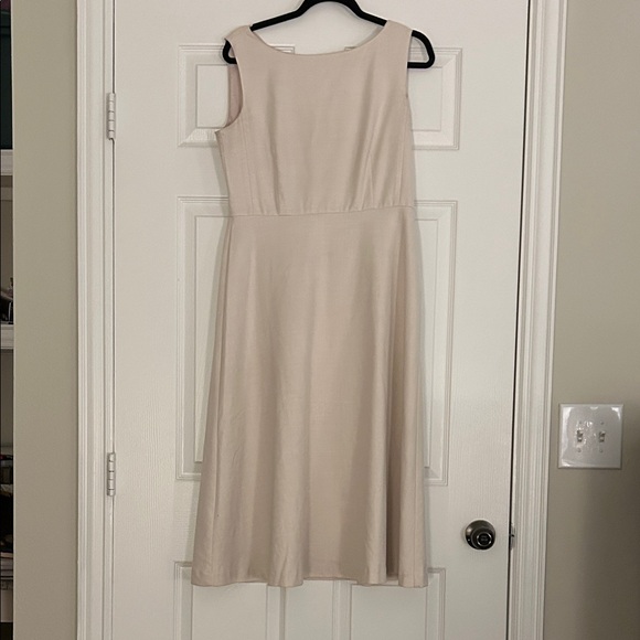 Ann Taylor Dresses & Skirts - Ann Taylor Cream Size 8 Midi Dress